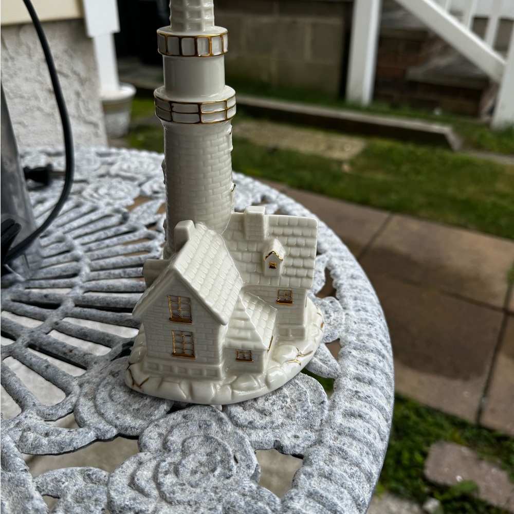 Ceramic Lighthouse Figurine with Gold Accents mikasa - Picture 2 of 3